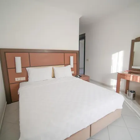 Zuzuu Ξενοδοχείο *