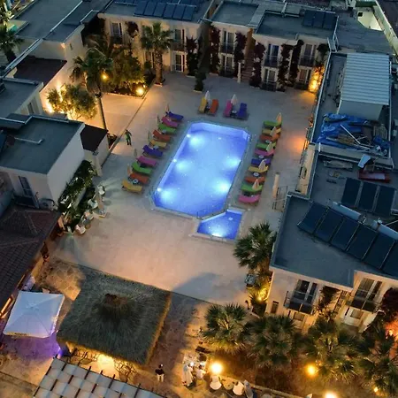 Zuzuu Hotel *